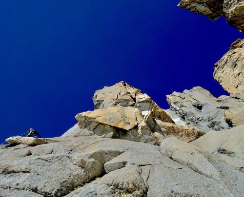 Cracks and slabs on the Bonatti Tabou route