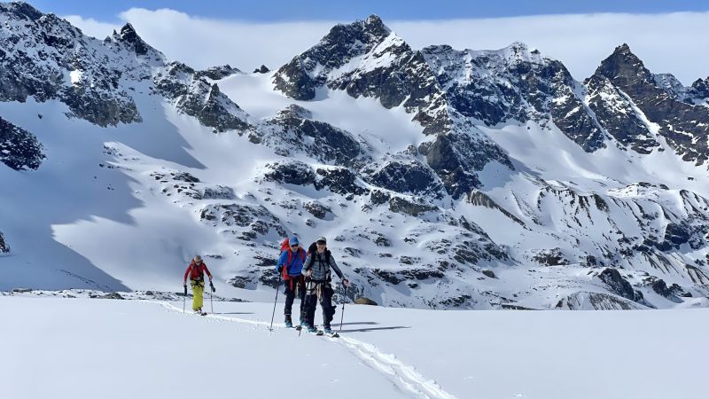 Slivretta ski tour guided group