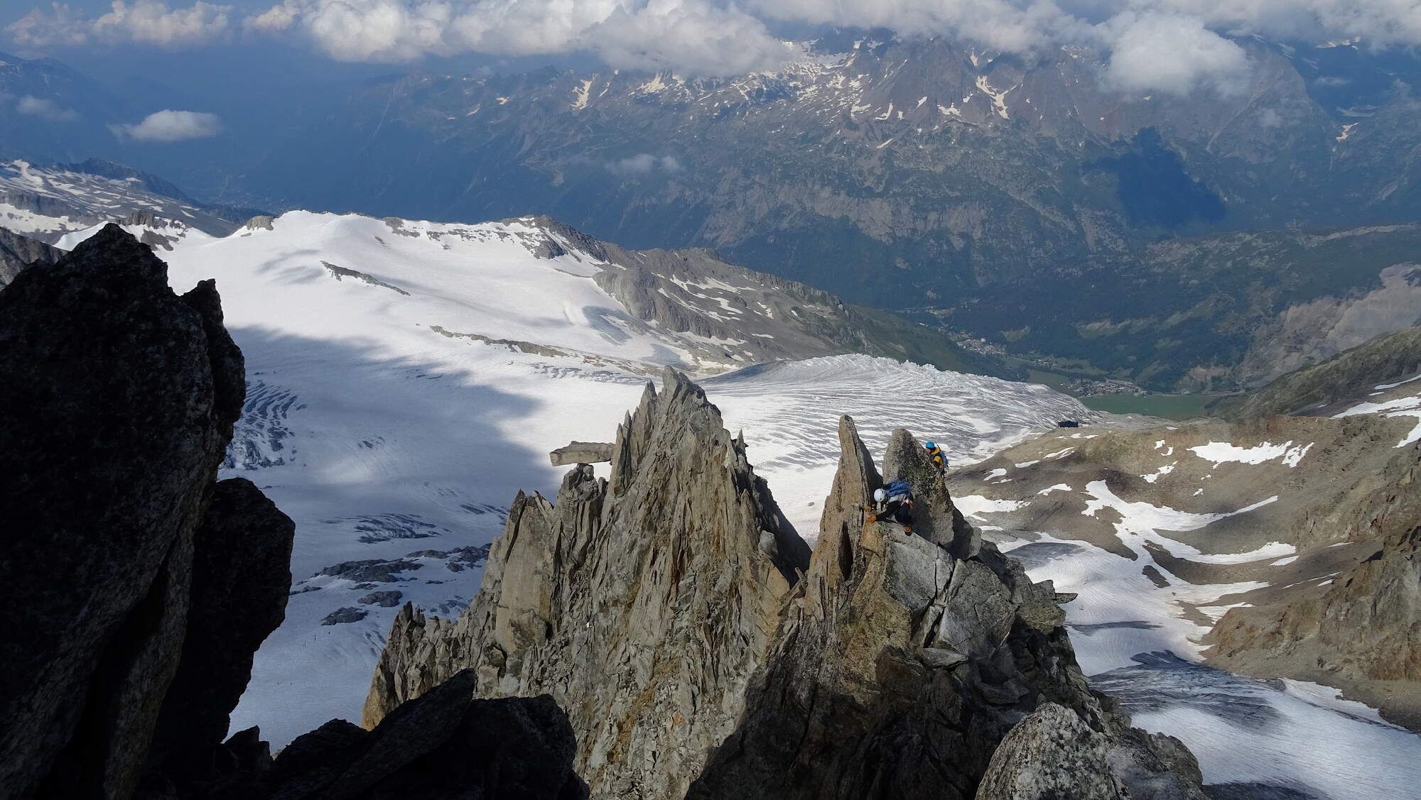 wp-content/uploads/2024/01/arete_table_aiguille_tour000.jpg