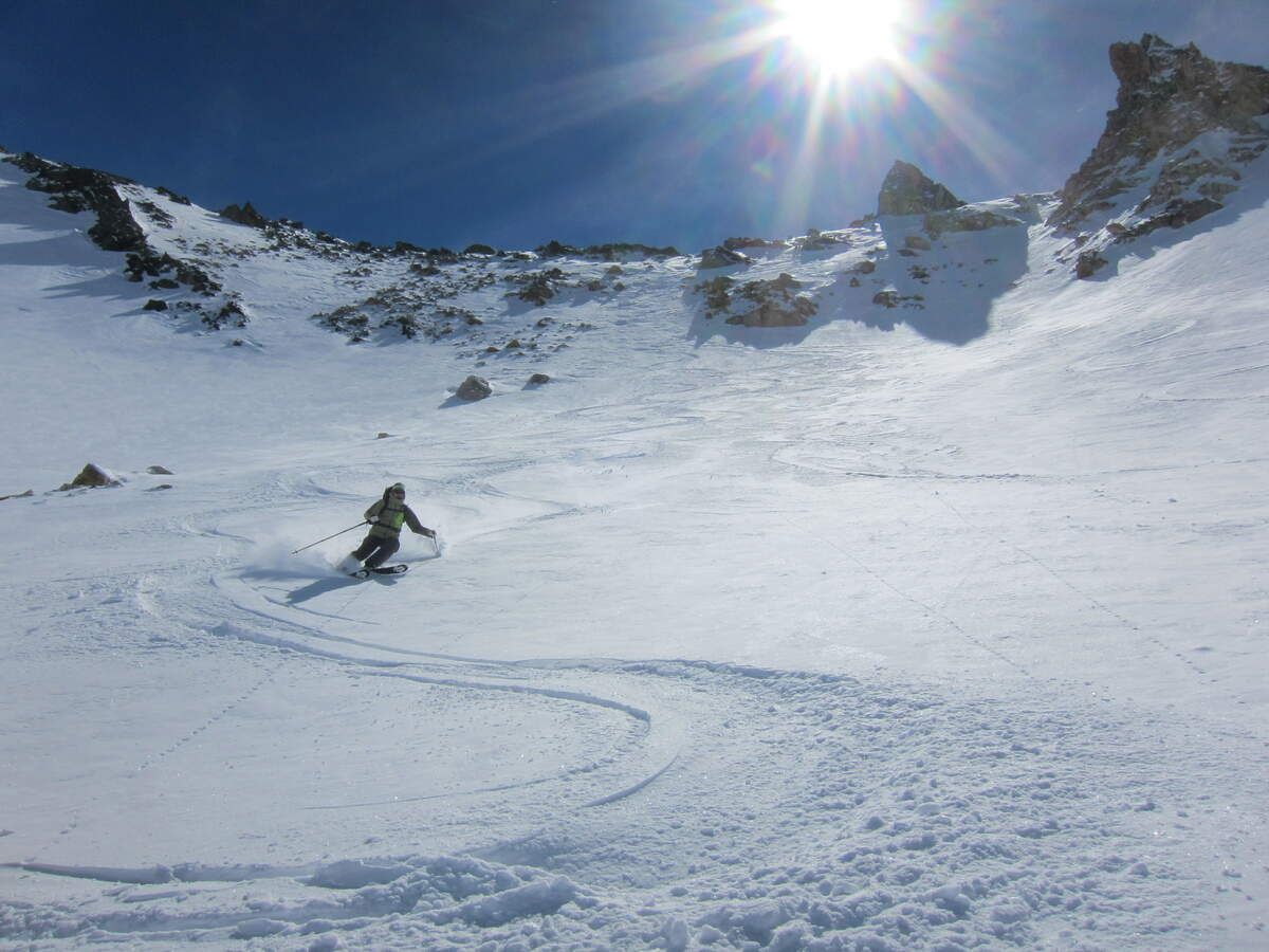 Lovely turns on the off-piste and freeride course in Chamonix