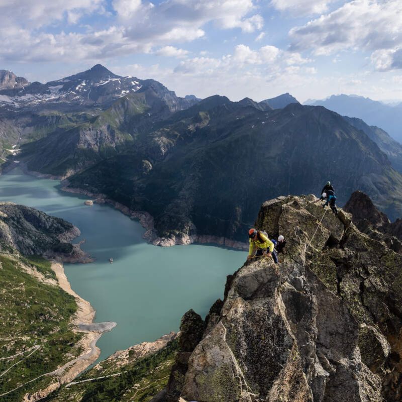 Course d’arête aérienne encadrée par guides UIAGM à Chamonix